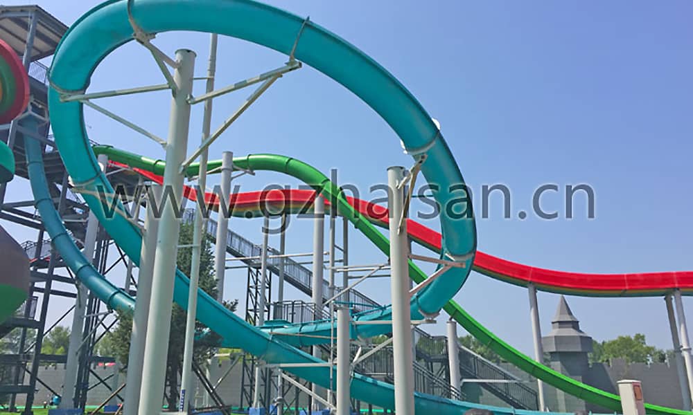 惊险刺激的大回环滑道 惊险刺激的大回环滑道